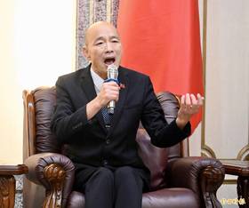 針對中國紅色通緝民進黨立委沈伯洋，總統賴清德呼籲立法院長韓國瑜站出來維護國會尊嚴，韓國瑜12日下午召開記者會對外回應。(記者羅沛德攝)