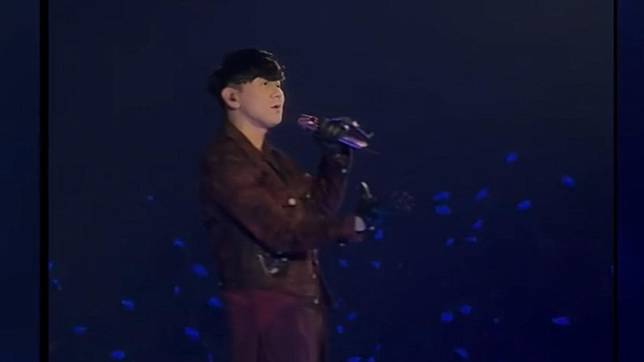 林俊傑大巨蛋演唱會Day2，獻唱了多首經典歌曲，現場直接變成萬人KTV。（圖／民眾提供）