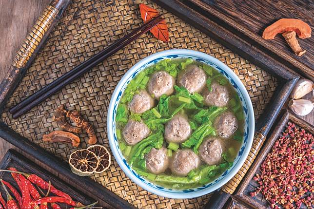 Chaoshan-style beef balls in soup (Photo: Govan Zhang / Getty Images)