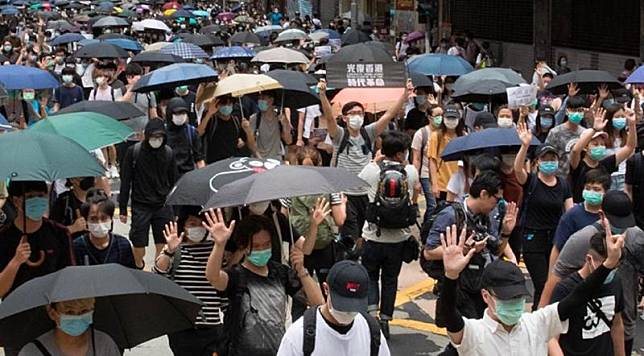 ▲香港民眾發起反「港版國安法」大遊行。（圖／翻攝立場新聞）