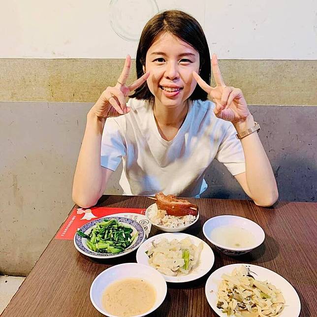 彰化新芽連線成員劉珊伶貼出她的爌肉飯套餐。(取自劉珊伶臉書)