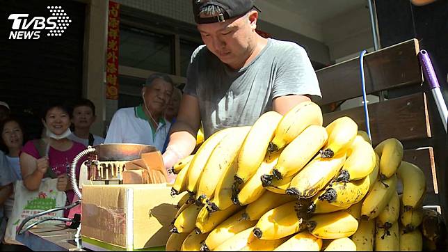 高雄某香蕉煎餅店老闆日前因推出「霸韓優惠」，引來韓粉不滿。圖／TVBS資料照