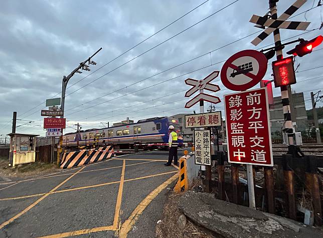 台中市烏日區登寺巷平交道。記者趙容萱／攝影