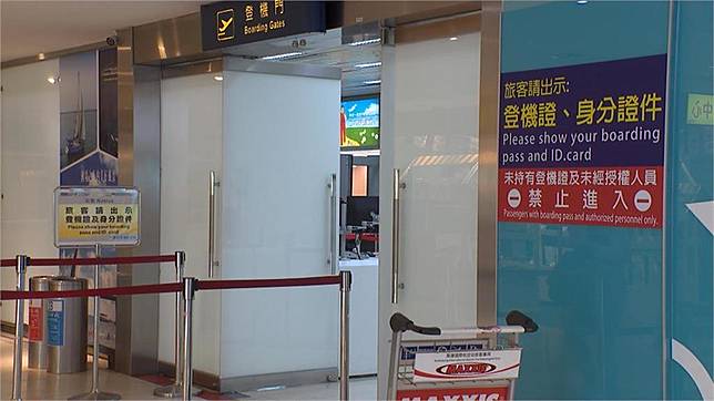 他搭國內線班機「被要求看護照」當場傻眼！釣出苦主認證：最後付費登機…