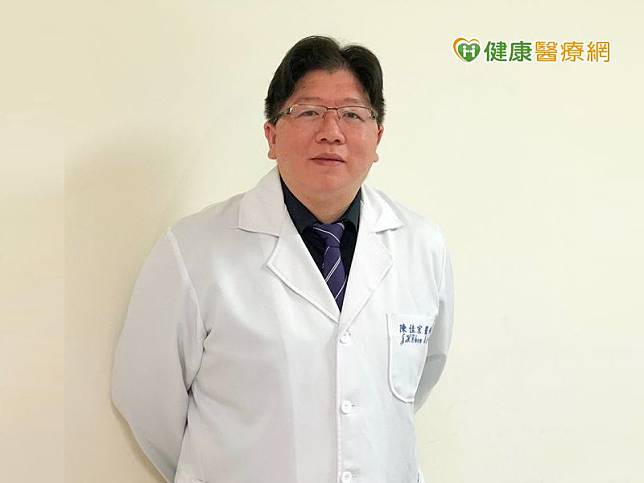 陳佳宏醫師建議，標準治療後，癌友接續口服5-FU類化療藥物維持治療，有助於預防復發，降低遠端轉移。