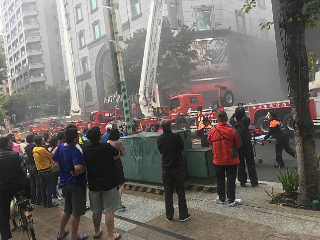 台北市錢櫃林森店發生火警意外，5人不幸罹難，為25年來最嚴重KTV公安死傷事故。   圖：民眾提供（資料照片）
