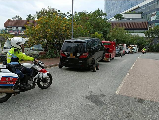 警九龍城區交通黑點執法拖8車(警方圖片)