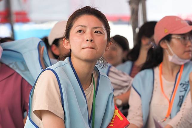 在LINE群組開玩笑要在機師飛機餐裡「加料」的長榮空服員郭芷嫣，恐觸犯《民用航空法》第101條。（攝影：張家銘）