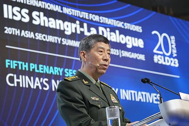 中國國防部長李尚福在新加坡出席香格里拉對話會時表明，中國必須統一，也必然統一。 圖：翻攝自新浪新聞