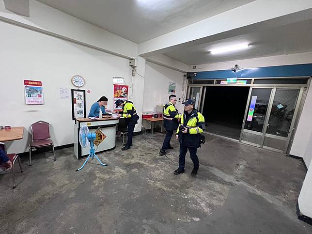 桃園市楊梅警分局執行「雷霆除暴專案行動」。圖：讀者提供