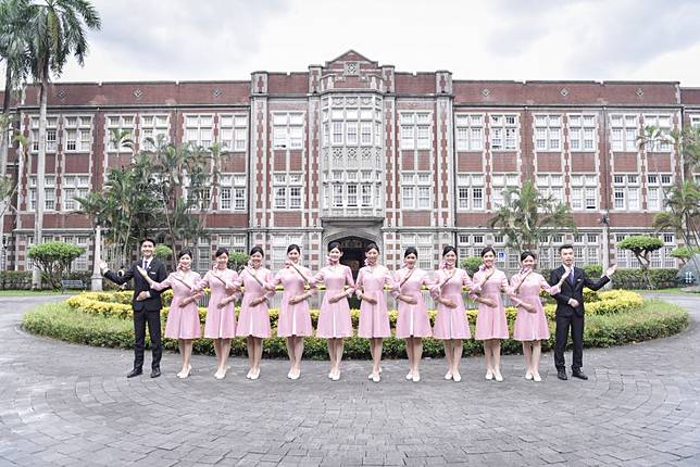 台師大親善大使服務隊睽違五年，今年獲選為113年中華民國國慶大會中央區主席台禮賓人員。 （台灣師範大學提供）