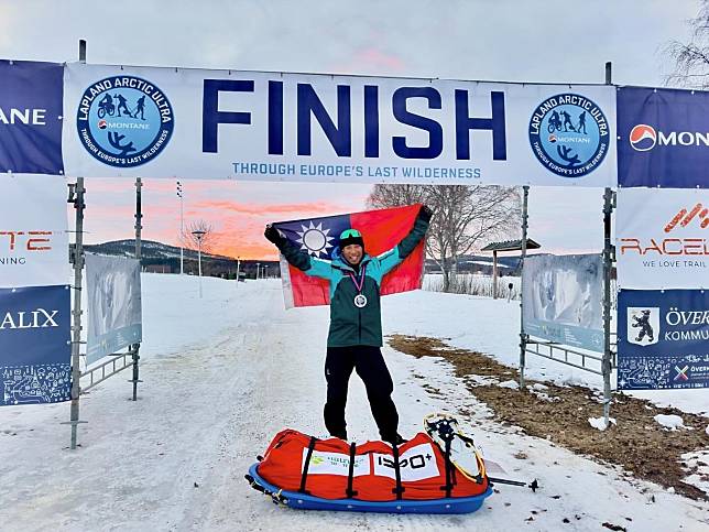 挑戰瑞典拉普蘭500公里極地橫越賽，極地超馬好手陳彥博拿下徒步組第2名。（取自陳彥博臉書）