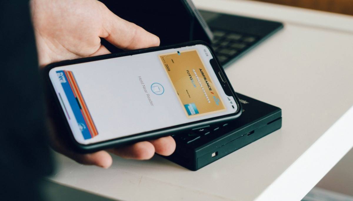 iOS 18.1 將開放第三方App 使用NFC 支付功能：未來iPhone 也有機會『 嗶』進捷運站？ | 電獺少女| LINE TODAY