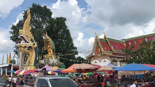 หนองคาย นักท่องเที่ยวเริ่มเข้าพื้นที่อำเภอโพนพิสัยและจุดชมบั้งไฟพญานาค