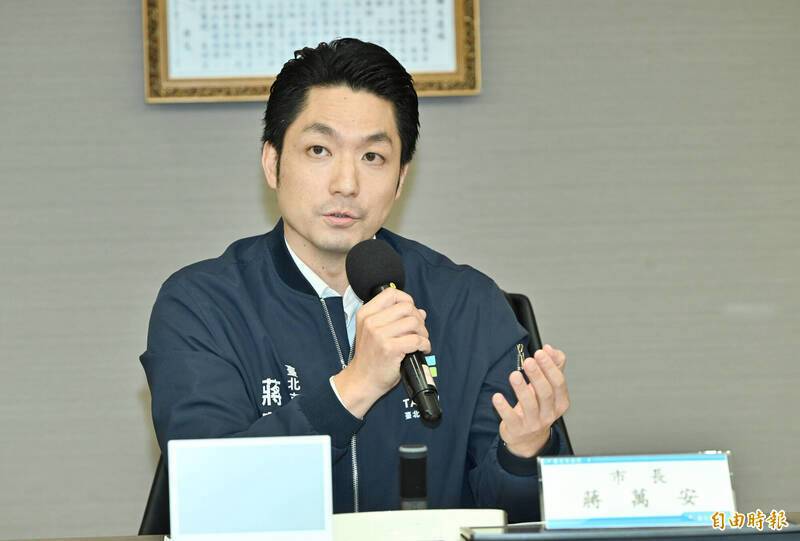 稱北市鼠患被貼政治標籤 張斯綱：南部登革熱時側翼有每天拍蚊子？ | 自由電子報 | LINE TODAY