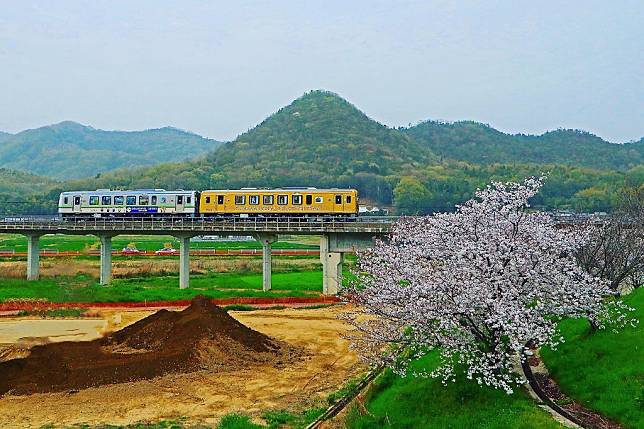 photo credit to 井原鉄道株式会社