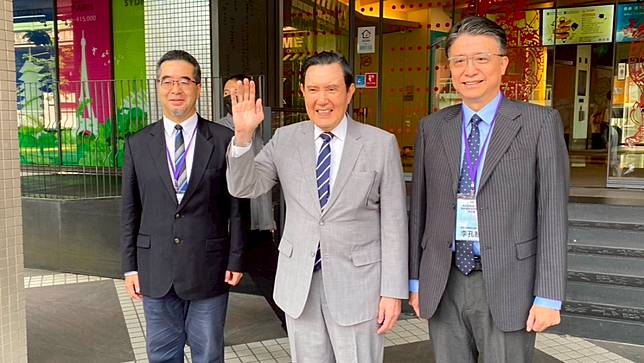 馬英九（中）正面回應江宜樺接棒蔣萬安選台北市長，認為可以評估。王家俊攝