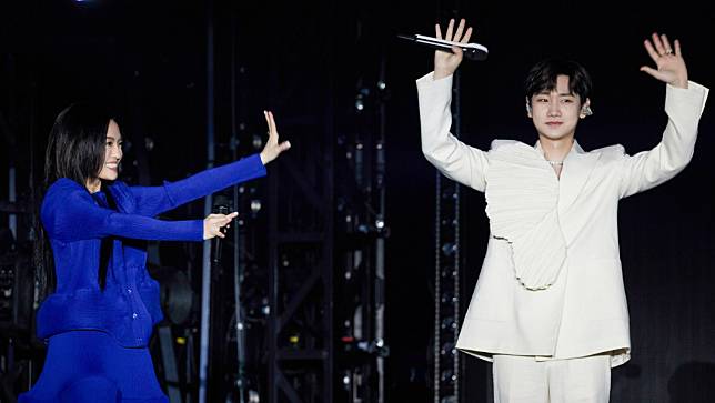 汪蘇瀧（右）第1次擔任演唱會嘉賓就獻給徐佳瑩。亞神音樂提供