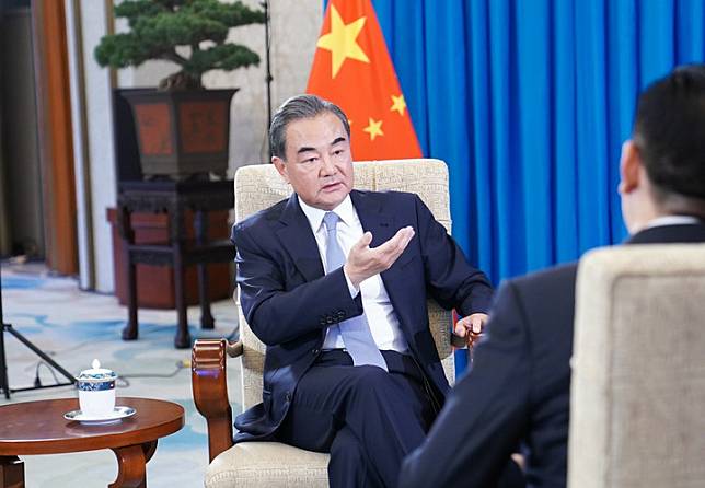 บทสัมภาษณ์พิเศษหวังอี้: จีนจะโต้ตอบความวู่วามของสหรัฐฯ อย่างสุขุมและมีเหตุผล