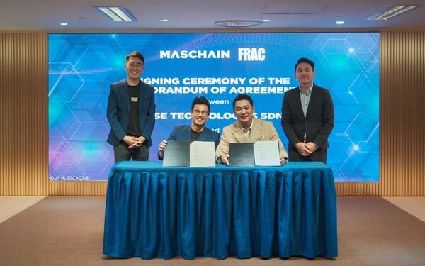 MOA signing between FRAC Sdn Bhd and Masverse Sdn Bhd: (From left) Mr Melvin Tan (Chief Investment Officer of FRAC), Mr Japhet Lim (Chief Executive Officer of FRAC), Mr Richard Koay (Chief Marketing Officer of Masverse) and Mr Seong Jiann Koay (Chief Financial Officer of Masverse).