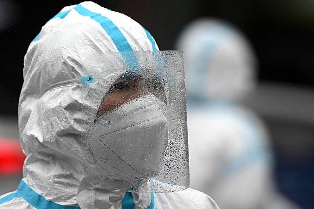 The virus is mainly spread by close contact, but medical staff are advised to take precautions against the risk of airborne transmission. Photo: AFP