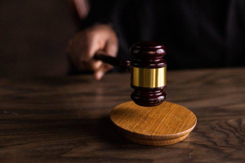 跟大20歲救生員狂開房！小三辯「不知他已婚」 臉書1照片成敗筆慘賠30萬 | 鏡報 | LINE TODAY