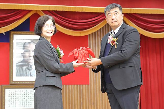 台南高分院院長黃瑞華今年退休，惟目前南高院長一職還無人繼任，由庭長王金龍代理交接。 (台南高分院提供)