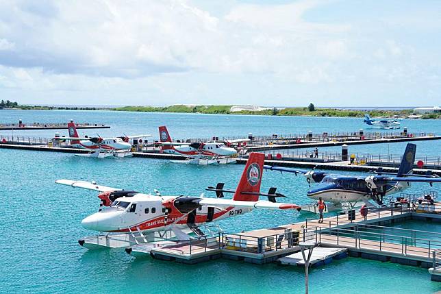 This photo taken on April 28, 2024 shows the seaplane docking facility at Velana International Airport in Male, the Maldives. (Xinhua/Wu Yue)