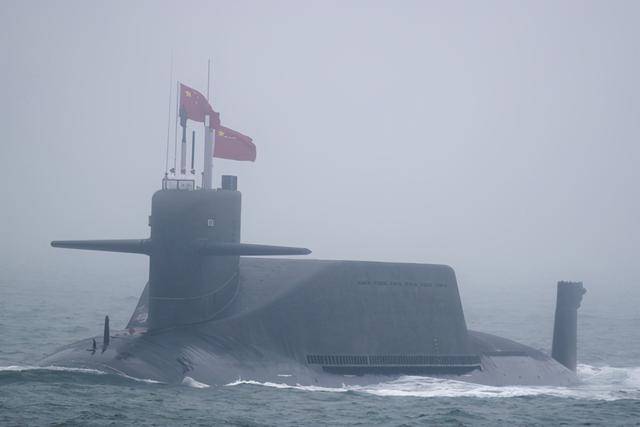 中國上周解密一個軍方資助的水下無人機研究項目。（圖為中共解放軍潛艦）。   圖 : 翻攝自環球網