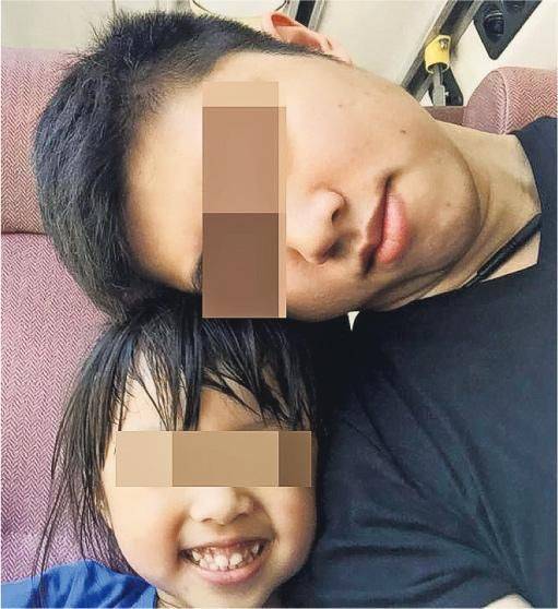 屯門5歲女童陳瑞臨(臨臨)今年1月疑被虐殺致死，圖為臨臨和26歲生父陳海平合照！