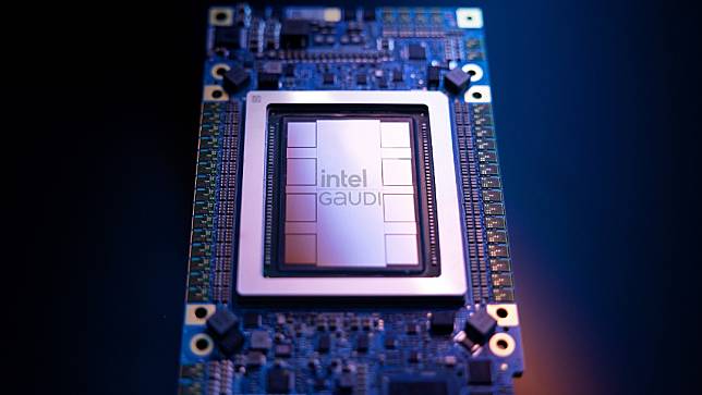 英特爾在Intel Vision 2024大會中推出「Gaudi 3」人工智慧加速器，力求與輝達H100相抗衡。Intel提供