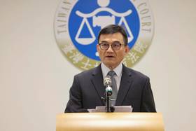 士林地院發言人、行政庭長蔡守訓說明假球案判決。李政龍攝