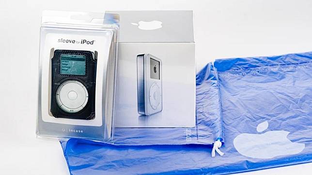 2001年版本的iPod。（圖／翻攝自Twitter@OnRallyRd）