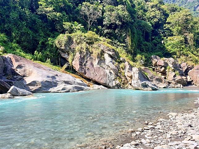 ▲摩里沙卡洞穴溫泉的水質清澈。（圖／奧丁丁體驗）