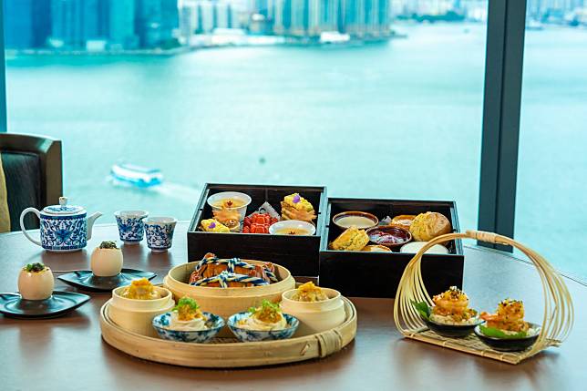 Cruise Crab-ulous Afternoon Tea (Photo: courtesy of Cruise Restaurant & Bar)