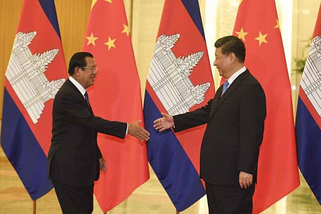 柬埔寨總理洪森與中國國家主席習近平（資料照，AP）
