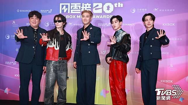 SJ神童（左起）、東海、始源、銀赫以及利特開心出席KKBOX風雲榜。（圖／黃城碩攝）