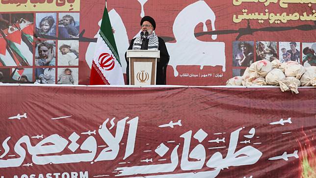 伊朗總統萊希18日在德黑蘭反以色列示威中發表談話。路透社