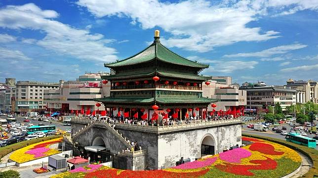 This aerial photo taken on May 1, 2023 shows a view of the Bell Tower in Xi'an, northwest China's Shaanxi Province. (Xinhua/Liu Xiao)