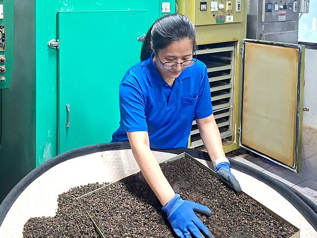 張雅涵勇奪木柵區農會115年度春季優良鐵觀音茶比賽特得獎。木柵區農會提供