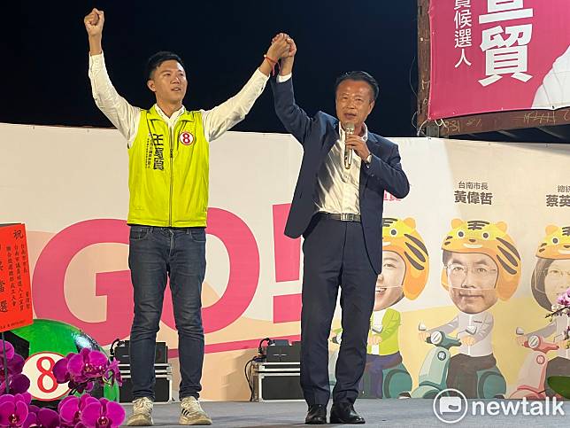 嘉義縣長翁章梁跨越八掌溪，到台南新營為市議員候選人王宣貿輔選。   圖：黃博郎／攝