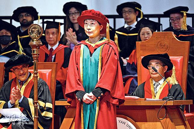 張竹君醫生（前）上月獲樹仁大學頒授榮譽社會科學博士。（資料圖片）