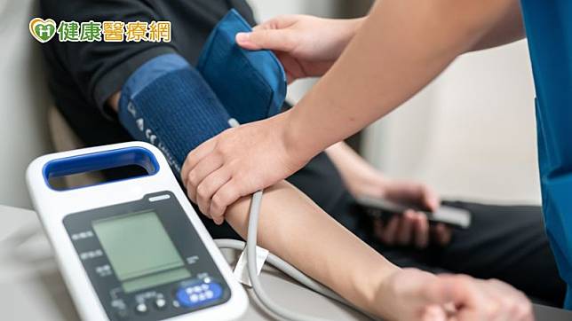 根據國內外大型研究指出，民眾只要妥善控制血壓，就能有效大幅降低心血管事件發生率