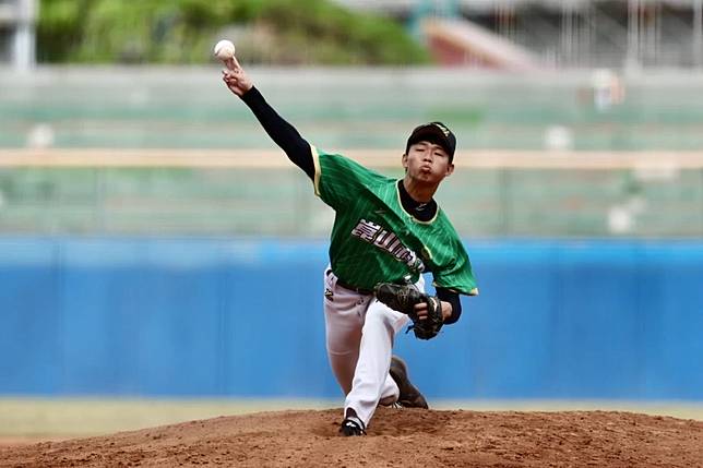 詹凱宇9局完投勝。大專體總提供