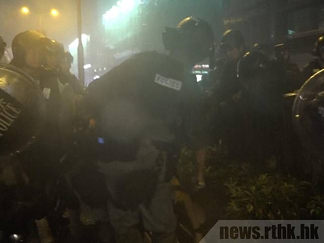 警方深水埗拘捕多名示威者。（鄭鈞祺攝）