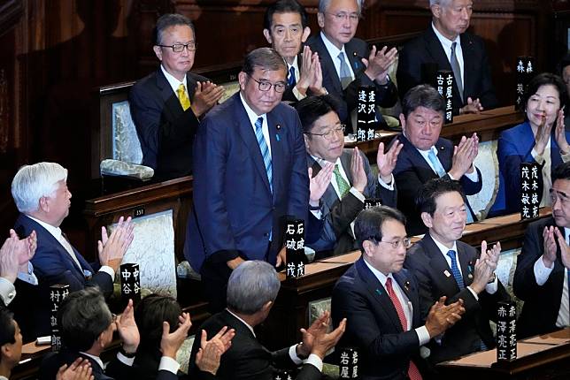 現任首相、自民黨總裁石破茂成功連任，成為日本第103任首相。（圖片來源 LINE TODAY：美聯社/達志影像）