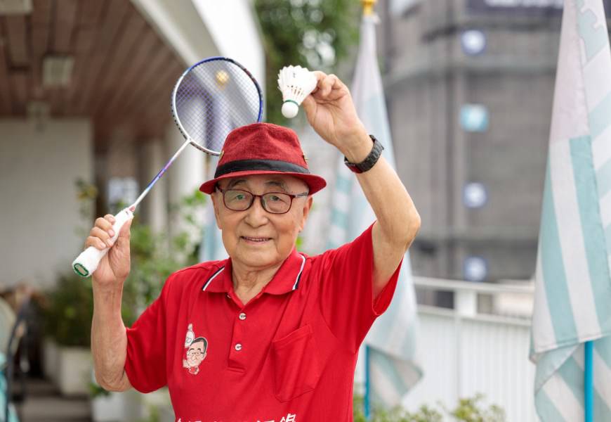 103歲仍每週打羽球，頭腦清楚反應快！林友茂：健康活到百歲，這些事一定要做 | 50+好好 | LINE TODAY