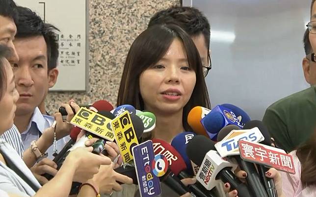 不滿路線爭議內耗  洪慈庸退出時代力量
