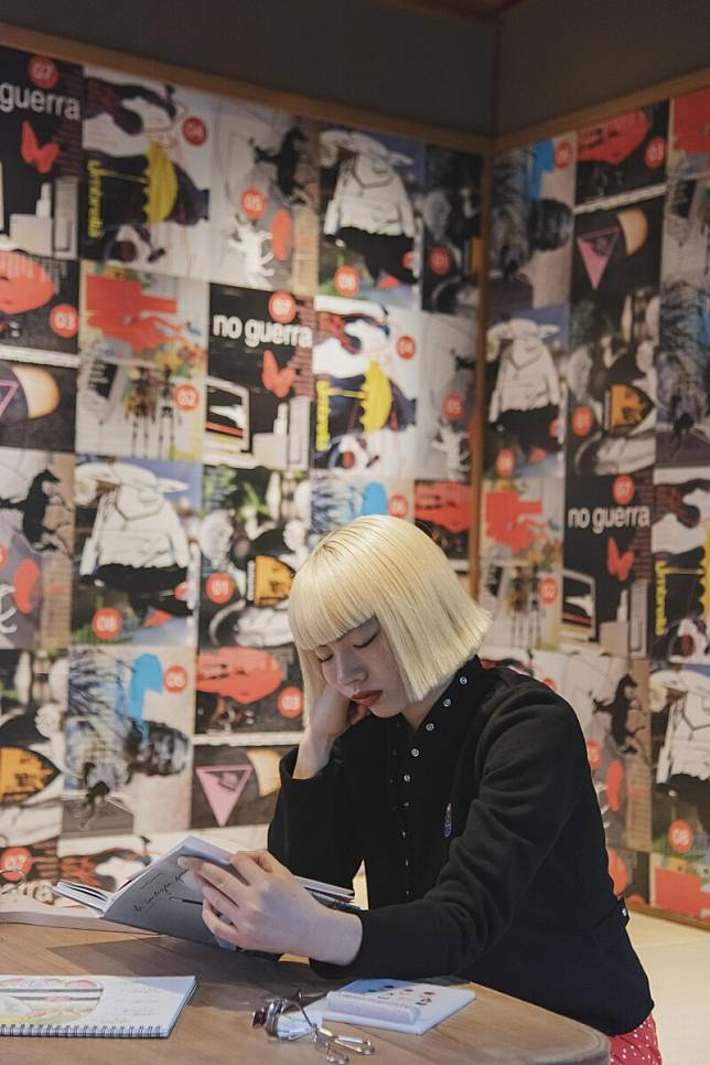 日本新銳藝術家 Aoi Yamada 現場帶來感染力十足的表演。