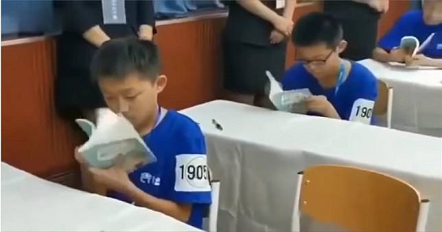 中國速讀比賽「一目百頁」　網笑稱：根本搧風大賽！